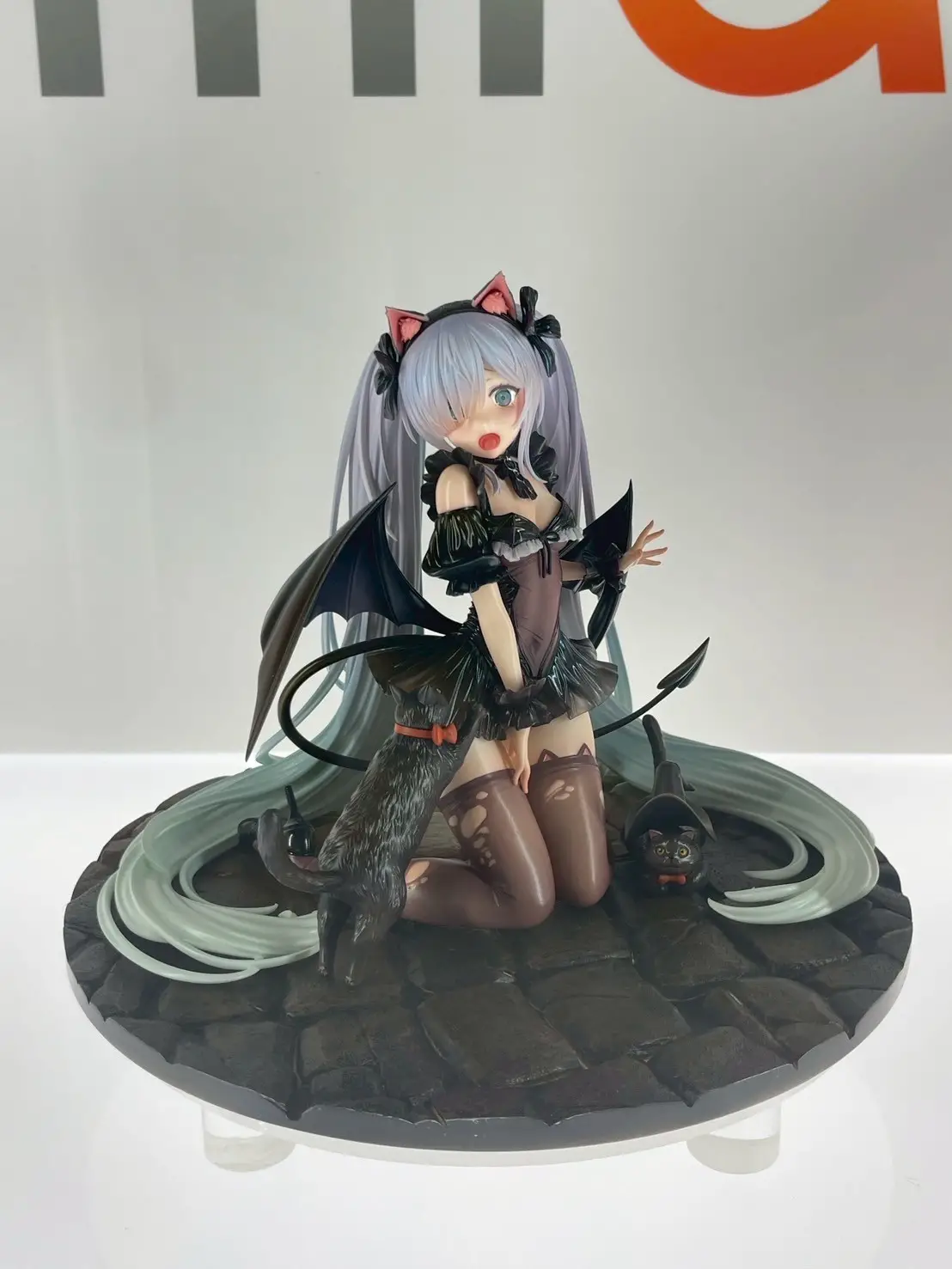 Figurine Azur Lane - Janus - Ver. Fright-Night Scaredy-Cat - 1/7 - Amiami Prototype Peint