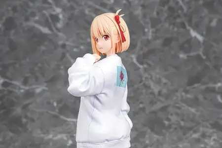 Figurine Lycoris Recoil - Chisato Nishikigi - Ver. Oversized Sweatshirt - 1/7 - Phat Company